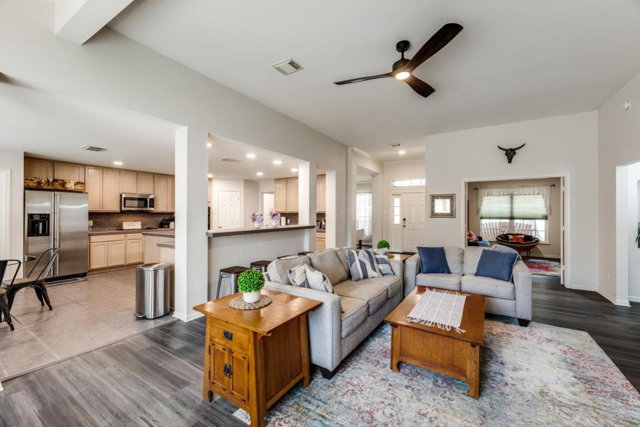Spacious 5 Bdrm Home Mins To Wineries With Private Pool And Hot Tub! จอห์นสันซิตี้ ภายนอก รูปภาพ