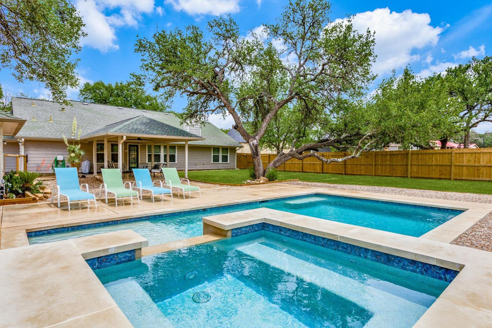 Spacious 5 Bdrm Home Mins To Wineries With Private Pool And Hot Tub! จอห์นสันซิตี้ ภายนอก รูปภาพ